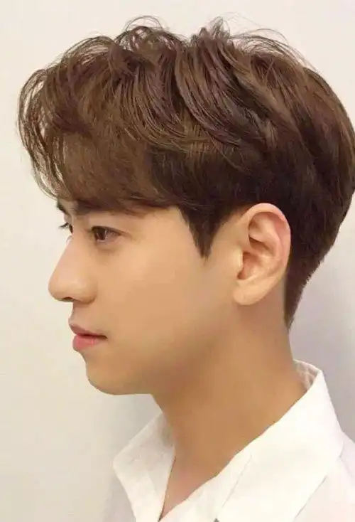 瓜子脸男生适合的短发发型 潮男必备的短头发打造