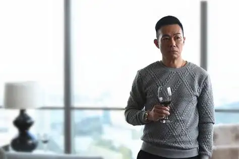 鸡毛飞上天张兆辉饰商界枭雄商场风云撕张译