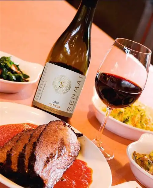 盛夏:一杯葡萄酒 两块牛排,远胜啤酒 烤串