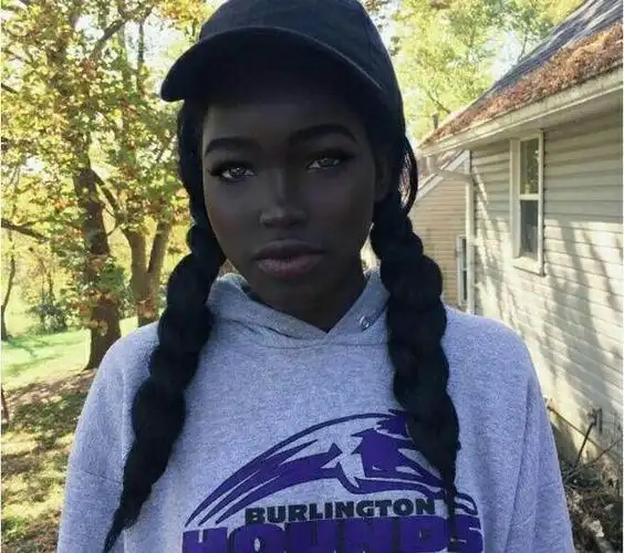 无情的的风,伤心的雨,巨峰的女人最辛苦,阳光多温暖,晒黑了美女的大