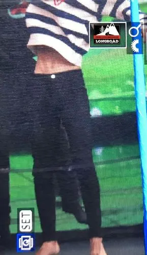 千玺《快本》录制花絮 居然又露腹肌了