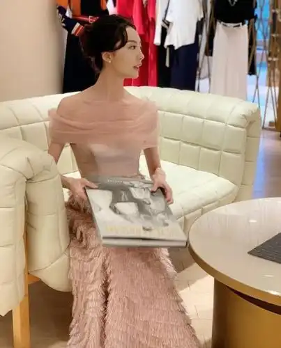 新倚天屠龙记陶珞依丁敏君古典之外时尚一面