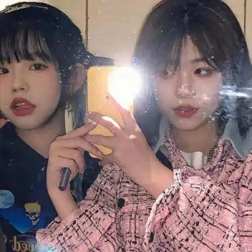 2022闺蜜头像真人ins,能和你牵手吹晚风吗-姐妹头像