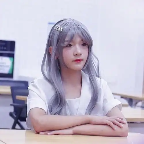 tf家族超话#tf三代全员女装#花絮截修07二改二传   抱图吱声