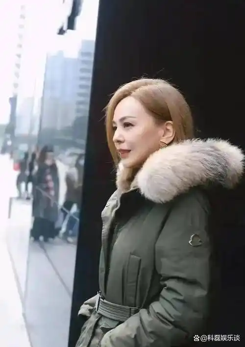 液体裙,柳岩的黑丝腿,《浪姐5》女星的高级感出来了_身材_郭碧婷_韩雪