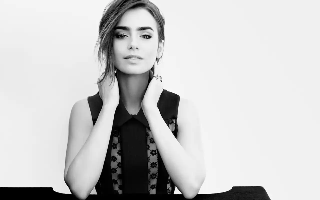 欧美美女明星莉莉柯林斯性感迷人图片桌面壁纸第一辑