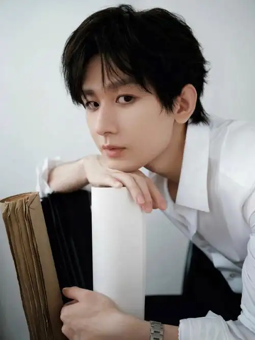 成毅饭点放饭很有诚意##成毅午饭时间闪现##成毅##成毅怼脸侧颜照