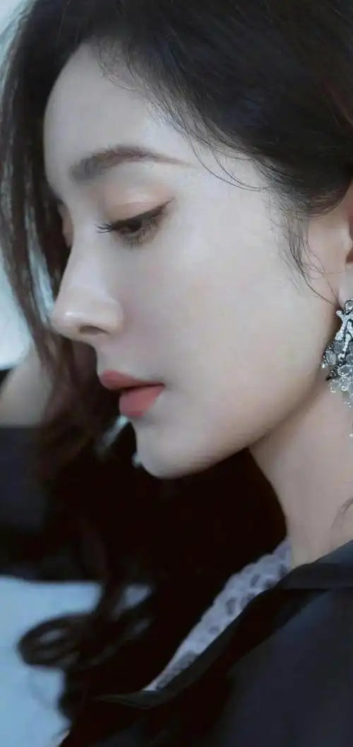 高清锁屏壁纸《杨幂》第1645期_网易订阅