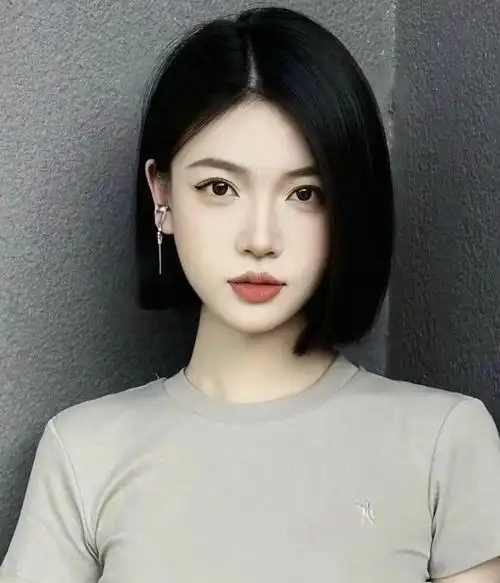 短发女生的时尚秘诀:"一刀切"发型打造清爽干练形象|脸型|卷发|圆脸