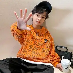 帅气的衣服小学生