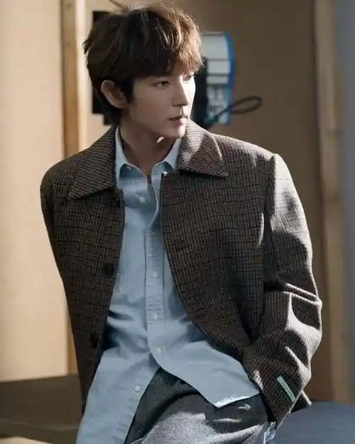 外网票选全球最帅男星top10车银优第9金泰亨第2冠军真是顶级神颜帅哥