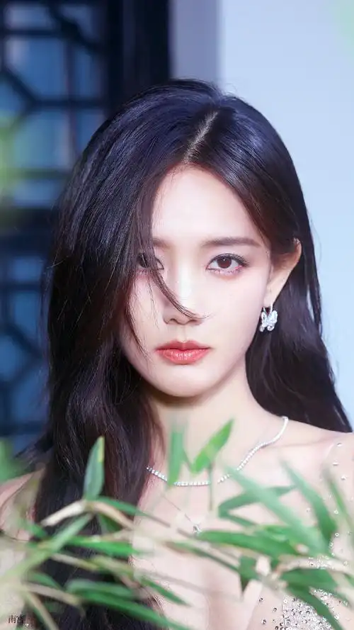 李一桐 好一只惊艳的黑天鹅