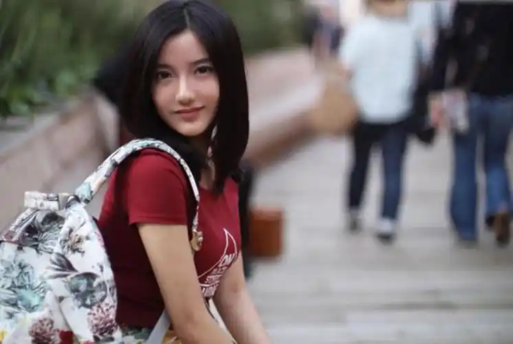 清华校花彭菲茗,美女学霸艺考高考"双状元",曾上《一站到底》