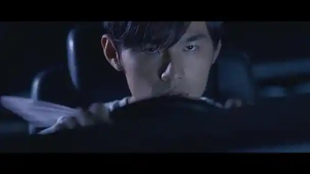 《头文字d》是一部由刘伟强和麦兆辉联合执导,周杰伦,铃木杏,陈冠希