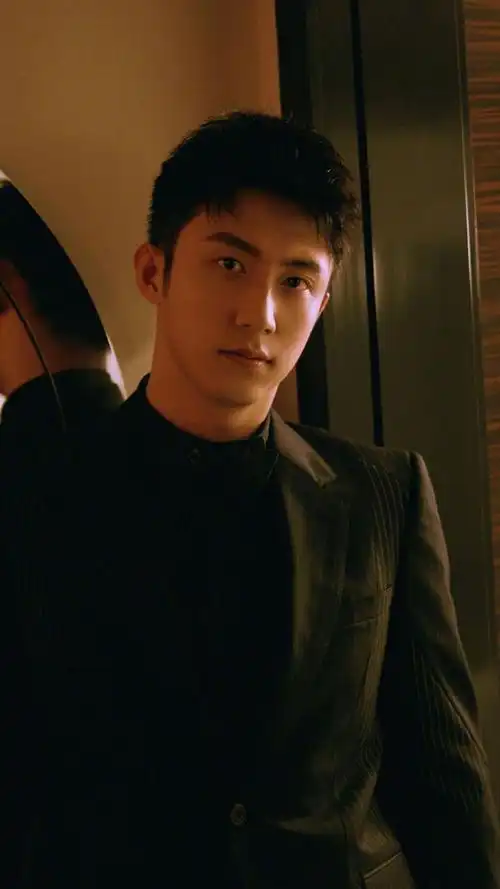 黄景瑜时尚帅气写真