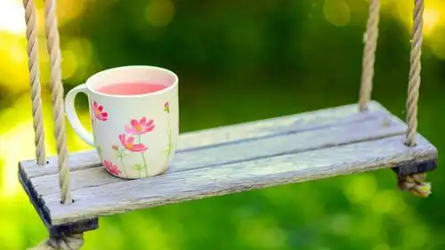 唯美秋千杯子意境壁纸图片