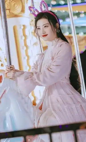 景甜美服大合集,春天跟着司藤学穿搭!