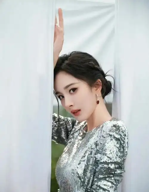 高清锁屏壁纸《杨幂》第1640期|手机壁纸_网易订阅