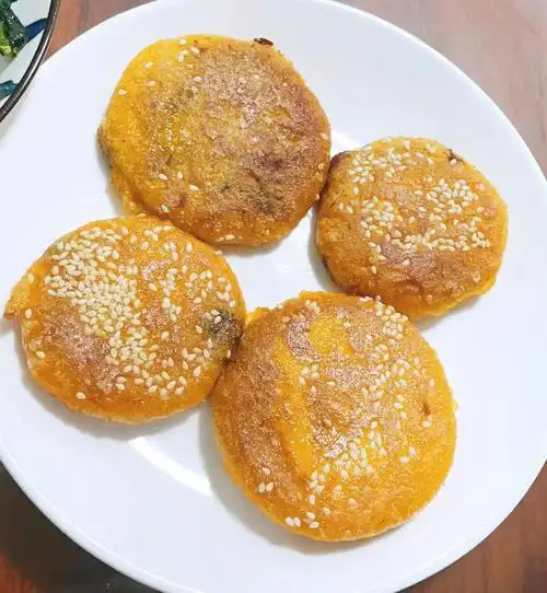 南瓜豆沙芝麻饼