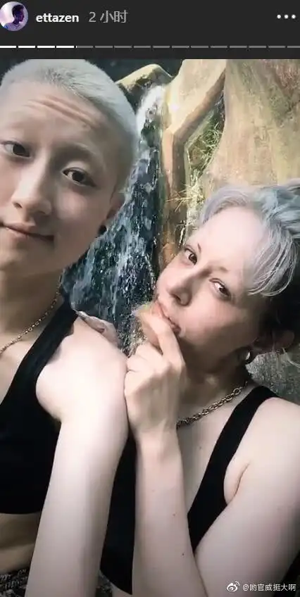 像近日,吴卓林就分享了与andi与海边游玩的照片.