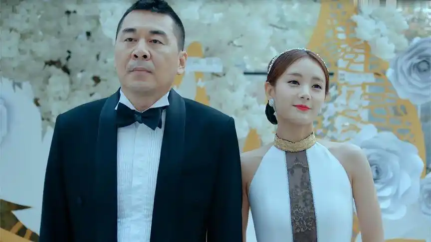 陈建斌李一桐演情侣,爆笑演绎霸道总裁追爱拜金女