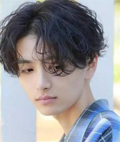 男生好看的蓬松烫发简直不帅 - 男士烫发 - 发型社