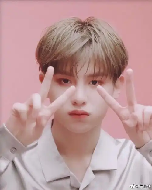 真真真真甜到心里了啊快快来get昊哥同款,耶#黄明昊#@jjjustin0219