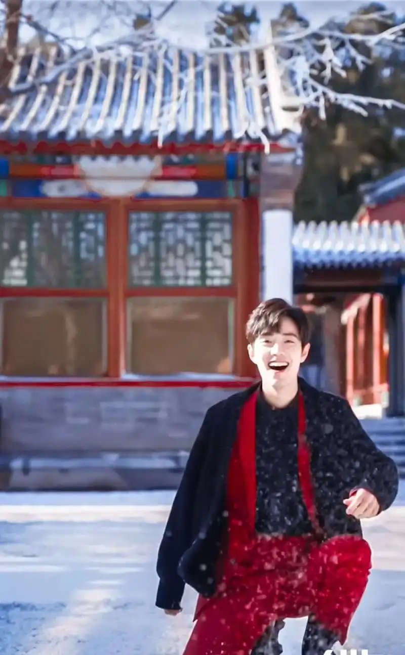 肖战:那个夏天回眸一笑的少年,撞了谁的心房