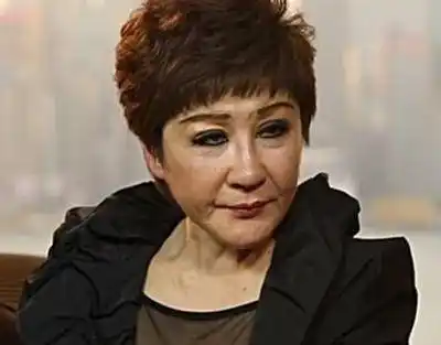 曾与李小龙有恋情, 随后嫁给向华强, 如今70岁的她让人心疼不已 - 360