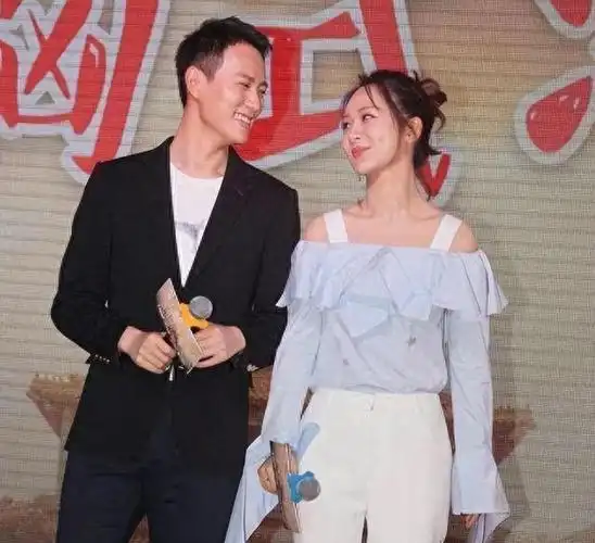 张雪迎辛云来恋情曝光?两人同居甜蜜互动,网友惊呼男方像秦俊杰