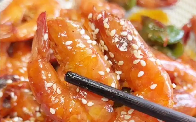 鲜辣咸香的辣炒虾,做起来一点也不复杂,跟我一起做,分分钟变大厨,原来