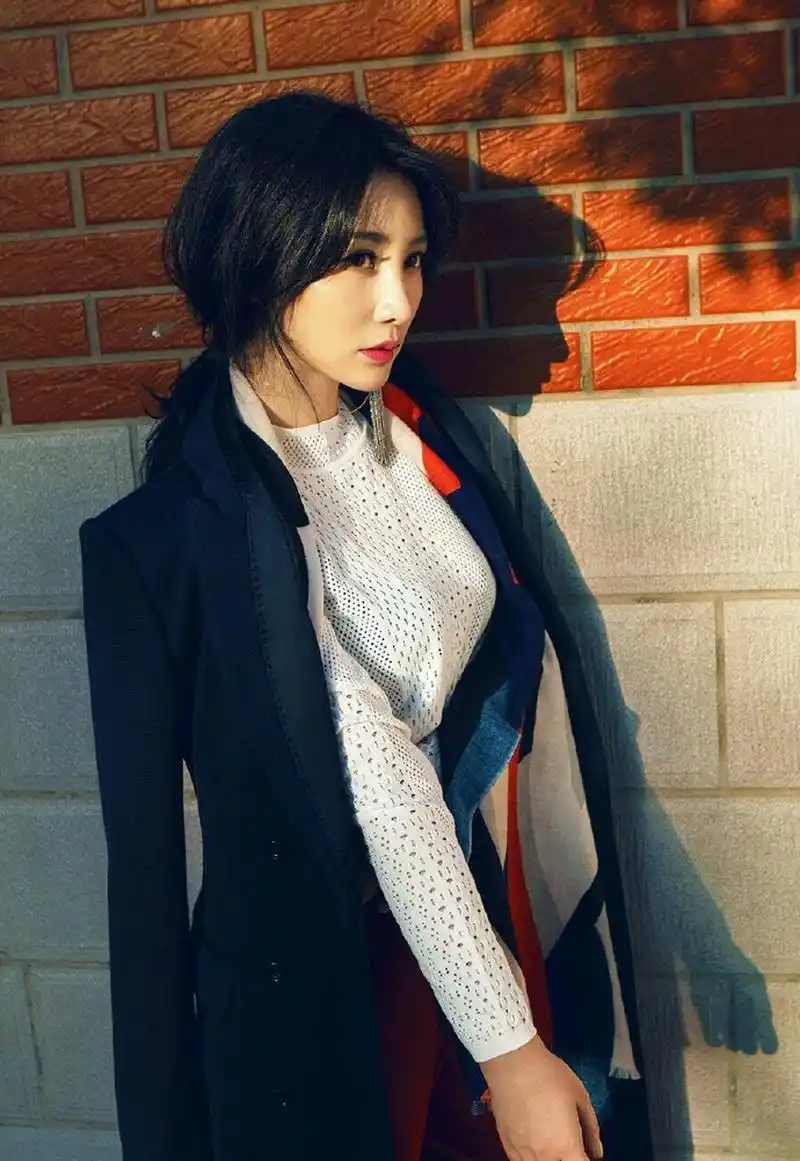 柳岩,百变风格,性感,女人味十足,唯美,妩媚 #柳岩# #柳岩身材好绝