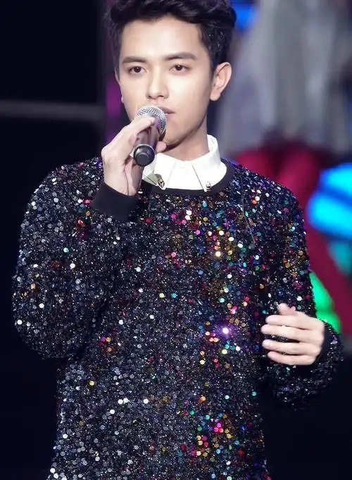 饶威(中国大陆男歌手)_尚可名片