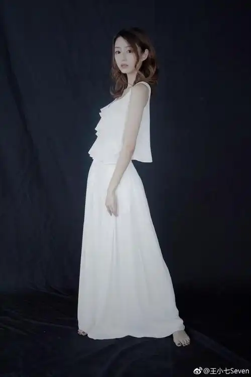 nba女主播小七写真(最美女库蜜篮球小七来了)