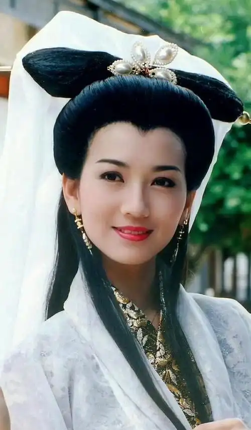 赵雅芝撑伞梦回白娘子#赵雅芝撑伞梦回白娘子,青城山下白素贞赵雅ゥ