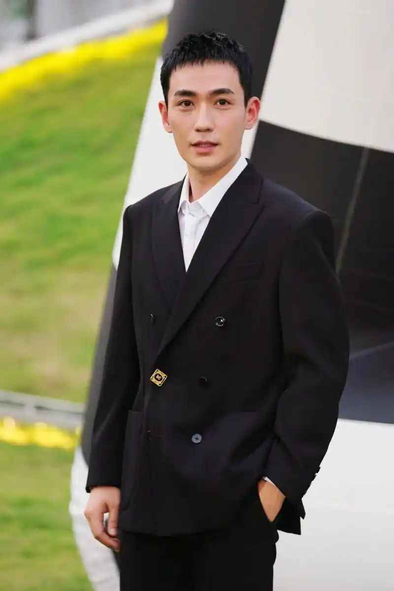 朱一龙 秀场造型写真.朱一龙 秀场造型写真 - 抖音