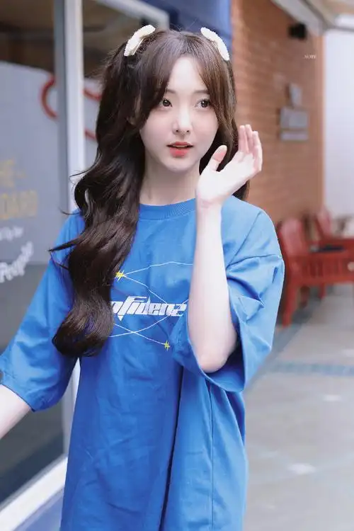 郑乃馨饭拍好甜