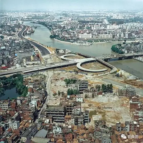 17张照片还原2003年的东莞这里每一块空地都是奇迹