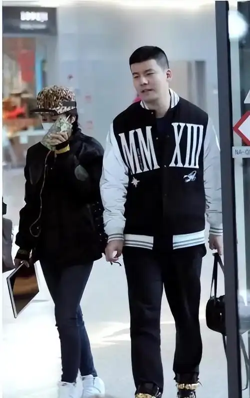 吉克隽逸:立了10年的"淳朴"人设,终于崩塌了