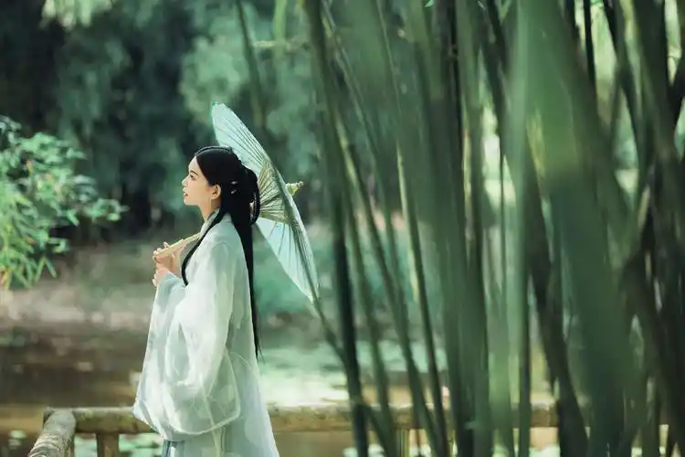 古装美女温柔似水的唯美古风摄影写真