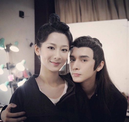 邓伦和杨紫的呼声可真高香蜜制片人也说了一定会找他俩来演