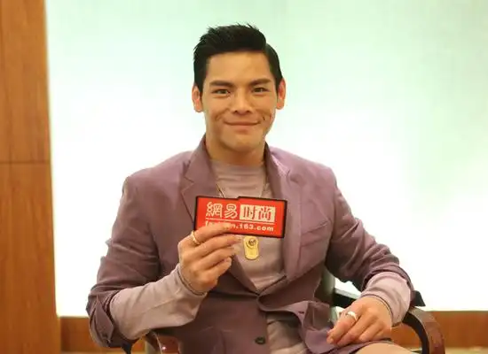 向华强之子向佐:家庭光环让我更努力