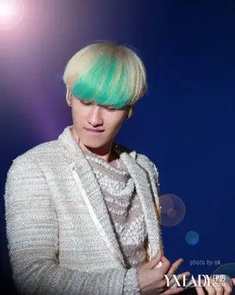 男士暗蓝色头发图片曝光 小编教你怎么弄潮流发型