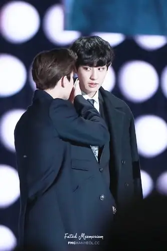 金俊勉 朴灿烈 exo