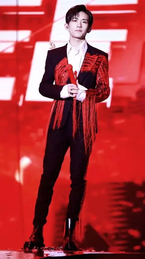 易烊千玺 #tfboys 十八岁成人礼生日会 高清 帅气