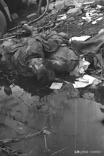 德军士兵被苏军塞纸羞辱,二战末期在东普鲁士损失惨重的德军