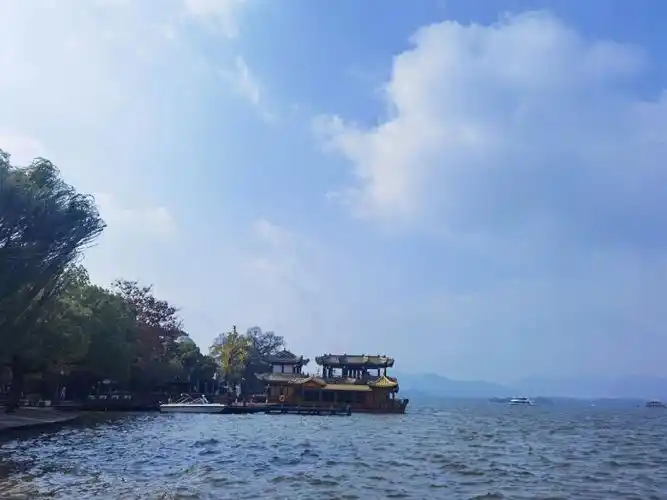 江南杭州,畅游西湖美景,千里之行始于足下.00 - 抖音