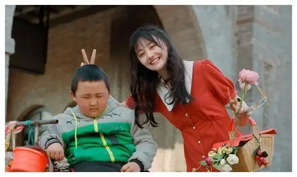 网传郑爽与孩子相见?女儿开口叫妈,母子三人相认却不见张恒