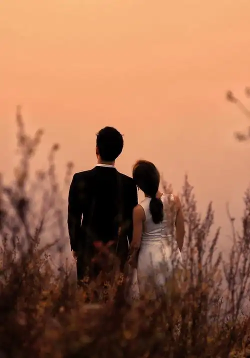 中途蹭拍的照片,当时觉得没蹭上好的角度,但回来发现背影反倒更有