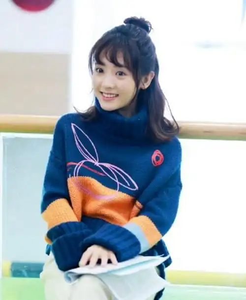 本以为谭松韵少女感够强了直到看见邢菲才懂什么是宝藏女孩